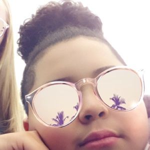 Meet your Posher, Henry